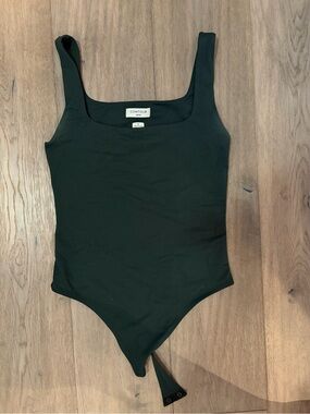 Aritzia Green Square-Neck Contour Bodysuit